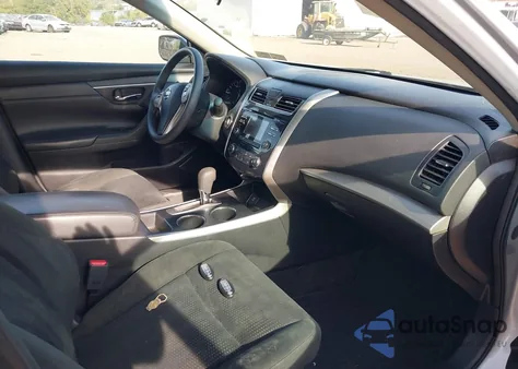 2015 Nissan Altima 2.5 S z USA, uszkodzony, nr VIN 1N4AL3AP2FN395793